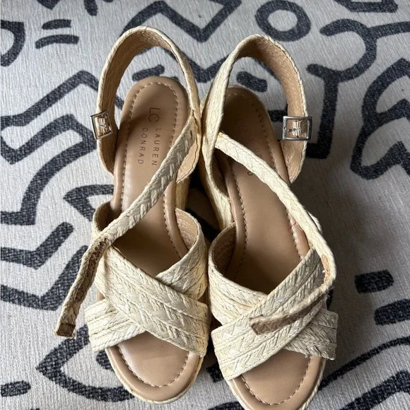 Women's Woven Raffia Platform Sandals - Picture 2 of 4